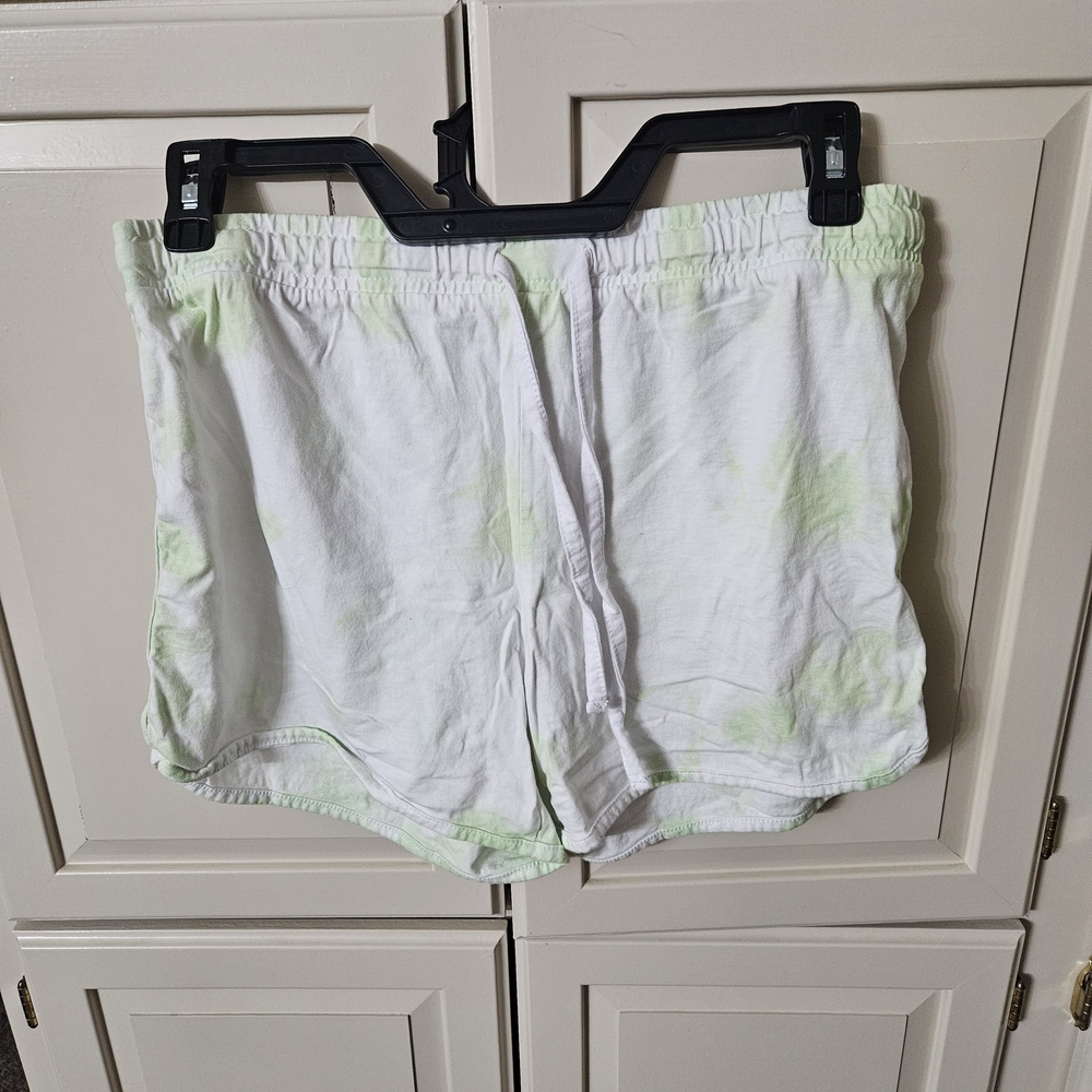 Streetwear Society White and Green Shorts